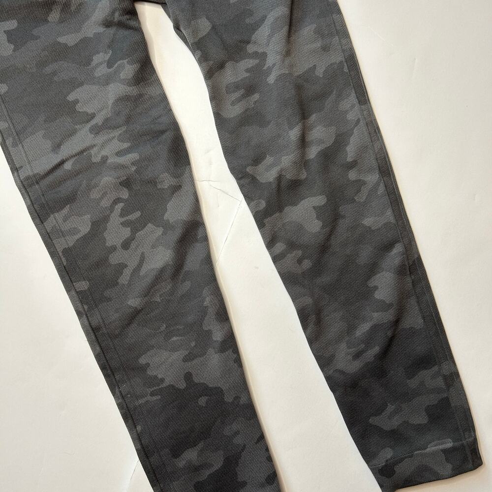 Spanx Look At Me Now Cropped Leggings in Sage Green XS - Picture 4 of 6